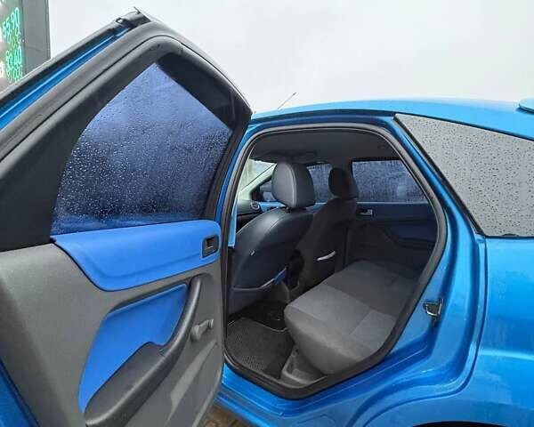 Синий Форд Фокус, объемом двигателя 1.6 л и пробегом 245 тыс. км за 4500 $, фото 21 на Automoto.ua