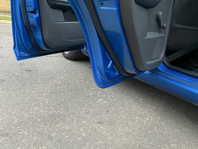 Синий Форд Фокус, объемом двигателя 1.4 л и пробегом 165 тыс. км за 2100 $, фото 9 на Automoto.ua