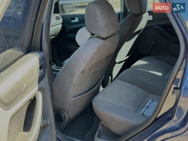 Синий Форд Фокус, объемом двигателя 1.39 л и пробегом 220 тыс. км за 2950 $, фото 15 на Automoto.ua