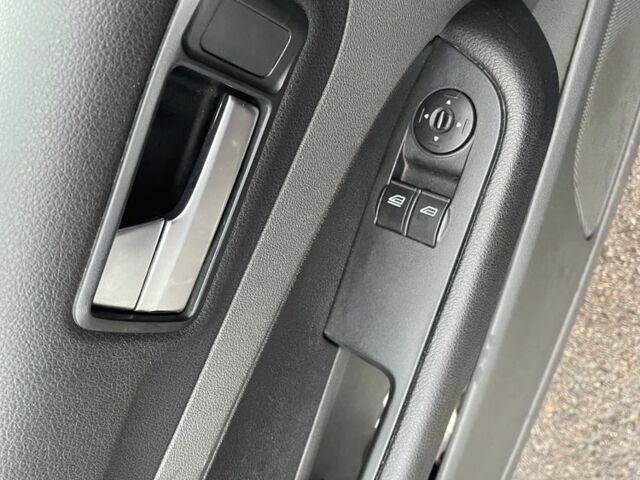 Синий Форд Фокус, объемом двигателя 1.4 л и пробегом 300 тыс. км за 3300 $, фото 6 на Automoto.ua