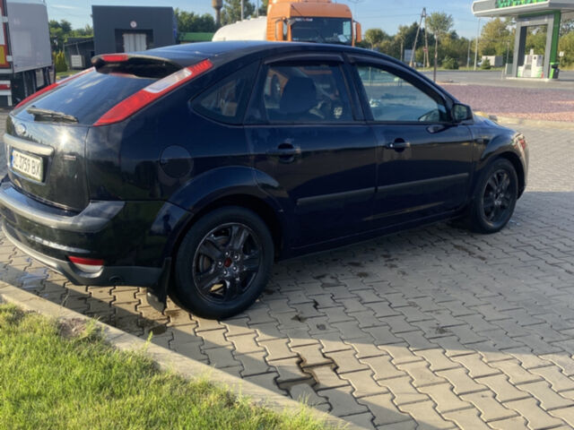 Синій Форд Фокус, об'ємом двигуна 1.4 л та пробігом 325 тис. км за 3800 $, фото 2 на Automoto.ua