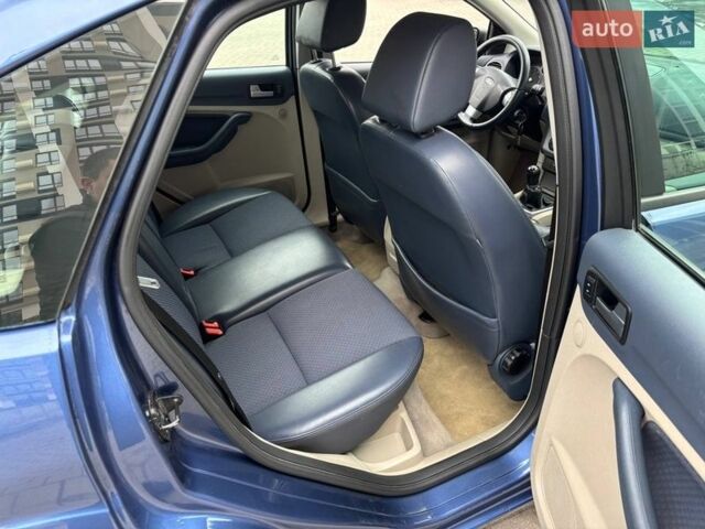 Синий Форд Фокус, объемом двигателя 1.6 л и пробегом 162 тыс. км за 5100 $, фото 12 на Automoto.ua