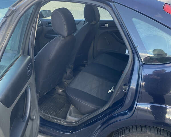Синій Форд Фокус, об'ємом двигуна 1.39 л та пробігом 320 тис. км за 3199 $, фото 8 на Automoto.ua