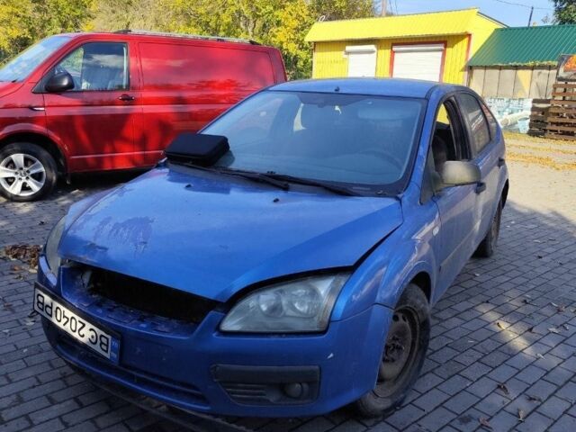 Синій Форд Фокус, об'ємом двигуна 1.4 л та пробігом 200 тис. км за 952 $, фото 2 на Automoto.ua