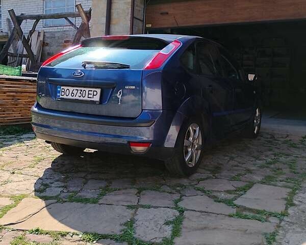 Синий Форд Фокус, объемом двигателя 1.8 л и пробегом 300 тыс. км за 4000 $, фото 1 на Automoto.ua
