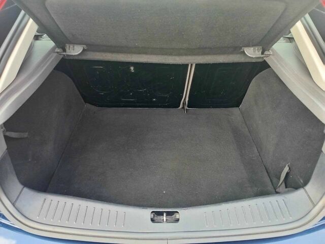 Синій Форд Фокус, об'ємом двигуна 1.6 л та пробігом 280 тис. км за 4350 $, фото 6 на Automoto.ua