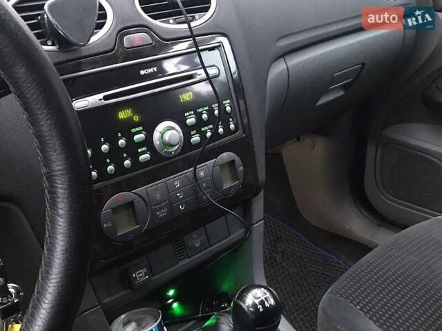 Синий Форд Фокус, объемом двигателя 2 л и пробегом 257 тыс. км за 5500 $, фото 6 на Automoto.ua