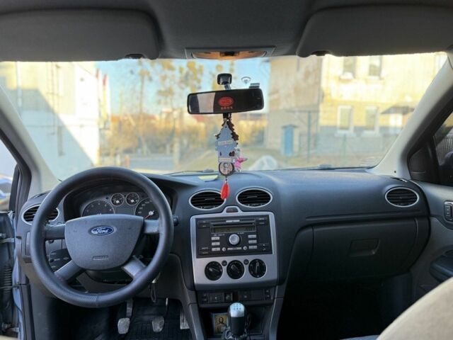 Синий Форд Фокус, объемом двигателя 1.6 л и пробегом 340 тыс. км за 4000 $, фото 7 на Automoto.ua