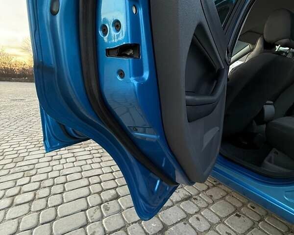 Синій Форд Фокус, об'ємом двигуна 1.6 л та пробігом 207 тис. км за 4500 $, фото 9 на Automoto.ua