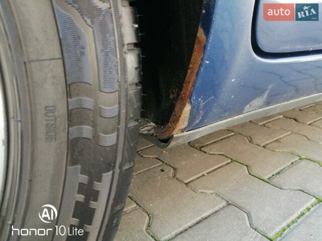 Синій Форд Фокус, об'ємом двигуна 1.4 л та пробігом 277 тис. км за 3700 $, фото 12 на Automoto.ua