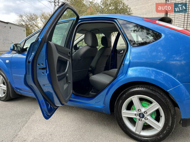 Форд Фокус 2007 в Днепре (Днепропетровске) на Automoto.ua Синий Форд Фокус, объемом двигателя 1.6 л и пробегом 148 тыс. км за 5500 $, фото 14 на Automoto.ua