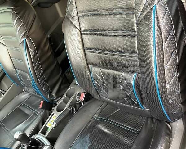 Синий Форд Фокус, объемом двигателя 1.6 л и пробегом 312 тыс. км за 5450 $, фото 13 на Automoto.ua