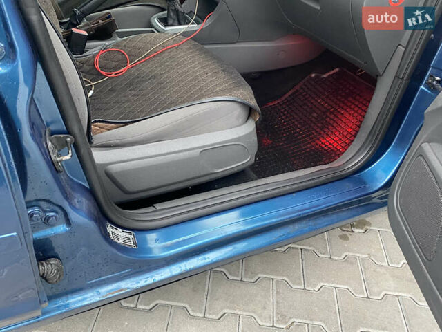 Форд Фокус 2007 у Києві на Automoto.ua Синій Форд Фокус, об'ємом двигуна 1.6 л та пробігом 285 тис. км за 3600 $, фото 22 на Automoto.ua