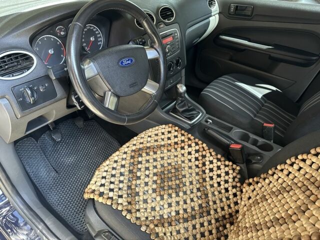 Синій Форд Фокус, об'ємом двигуна 1.4 л та пробігом 286 тис. км за 4300 $, фото 2 на Automoto.ua