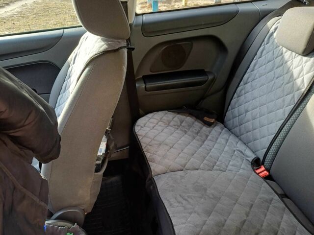 Форд Фокус 2007 в Славуте на Automoto.ua Синий Форд Фокус, объемом двигателя 1.6 л и пробегом 249 тыс. км за 4500 $, фото 13 на Automoto.ua