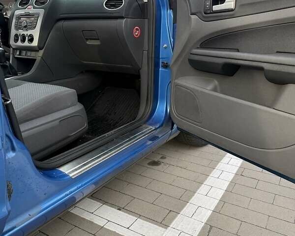 Синий Форд Фокус, объемом двигателя 1.6 л и пробегом 244 тыс. км за 4000 $, фото 9 на Automoto.ua