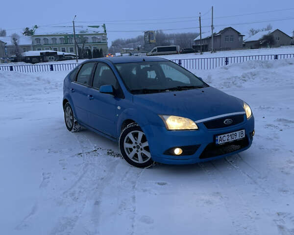 Синий Форд Фокус, объемом двигателя 1.6 л и пробегом 238 тыс. км за 5000 $, фото 5 на Automoto.ua