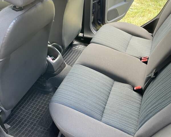 Синий Форд Фокус, объемом двигателя 1.6 л и пробегом 202 тыс. км за 4750 $, фото 1 на Automoto.ua