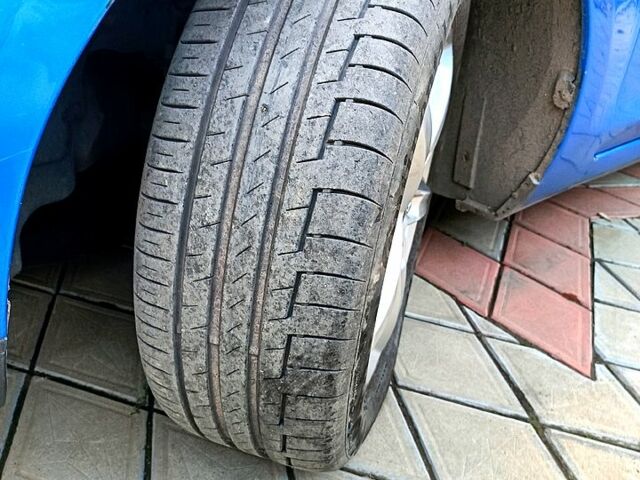 Синий Форд Фокус, объемом двигателя 1.6 л и пробегом 350 тыс. км за 5500 $, фото 2 на Automoto.ua