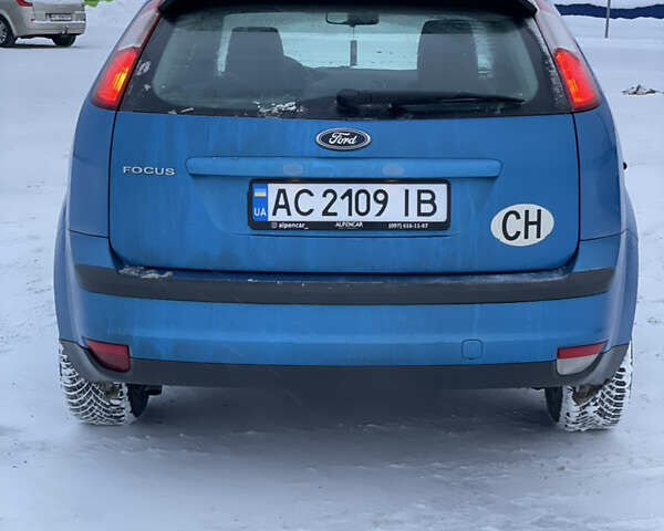 Синий Форд Фокус, объемом двигателя 1.6 л и пробегом 238 тыс. км за 5000 $, фото 2 на Automoto.ua