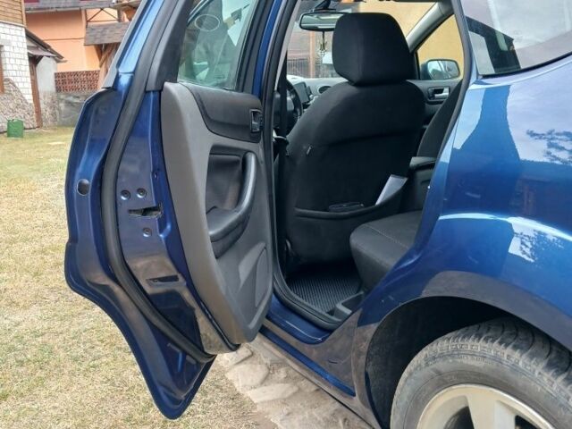 Синій Форд Фокус, об'ємом двигуна 1.6 л та пробігом 314 тис. км за 3800 $, фото 5 на Automoto.ua