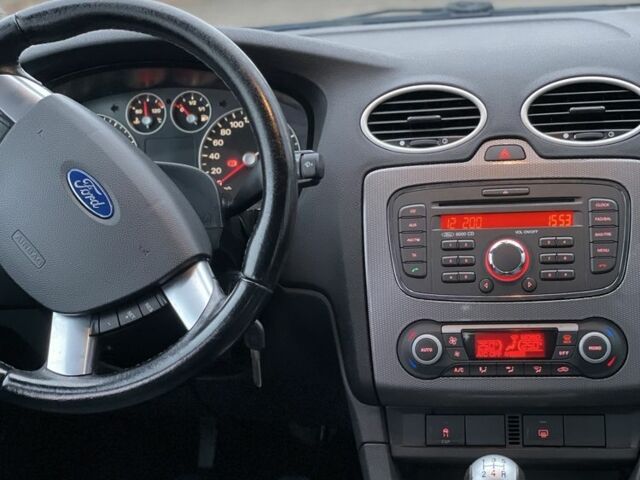 Синій Форд Фокус, об'ємом двигуна 1.6 л та пробігом 237 тис. км за 5300 $, фото 9 на Automoto.ua