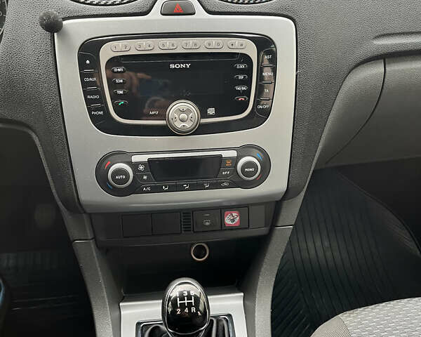 Форд Фокус 2007 в Днепре (Днепропетровске) на Automoto.ua Синий Форд Фокус, объемом двигателя 1.6 л и пробегом 148 тыс. км за 5500 $, фото 19 на Automoto.ua