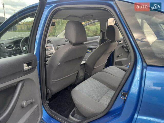Синий Форд Фокус, объемом двигателя 1.6 л и пробегом 236 тыс. км за 4950 $, фото 11 на Automoto.ua