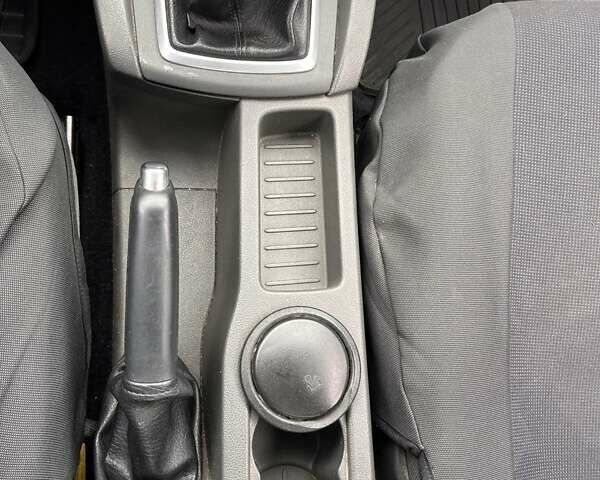 Синій Форд Фокус, об'ємом двигуна 1.6 л та пробігом 170 тис. км за 5100 $, фото 13 на Automoto.ua