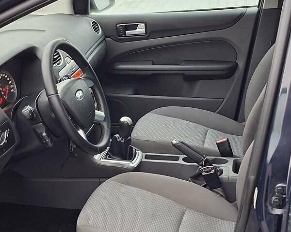 Синій Форд Фокус, об'ємом двигуна 2 л та пробігом 357 тис. км за 4200 $, фото 13 на Automoto.ua