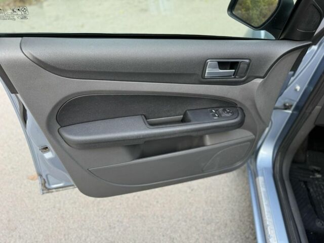 Синий Форд Фокус, объемом двигателя 1.6 л и пробегом 108 тыс. км за 5499 $, фото 9 на Automoto.ua