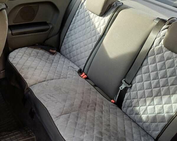 Форд Фокус 2007 в Славуте на Automoto.ua Синий Форд Фокус, объемом двигателя 1.6 л и пробегом 249 тыс. км за 4500 $, фото 13 на Automoto.ua