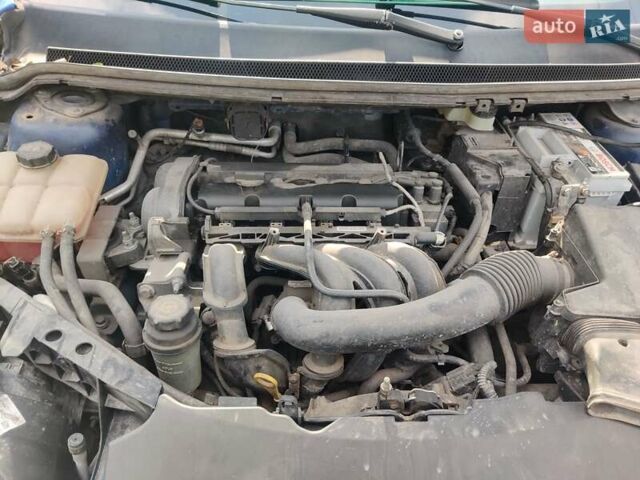Синій Форд Фокус, об'ємом двигуна 1.6 л та пробігом 220 тис. км за 4200 $, фото 5 на Automoto.ua