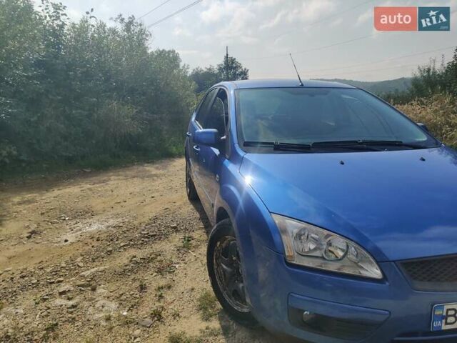 Синій Форд Фокус, об'ємом двигуна 1.6 л та пробігом 220 тис. км за 4200 $, фото 6 на Automoto.ua