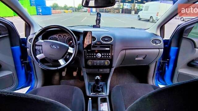 Синий Форд Фокус, объемом двигателя 1.6 л и пробегом 193 тыс. км за 4900 $, фото 4 на Automoto.ua