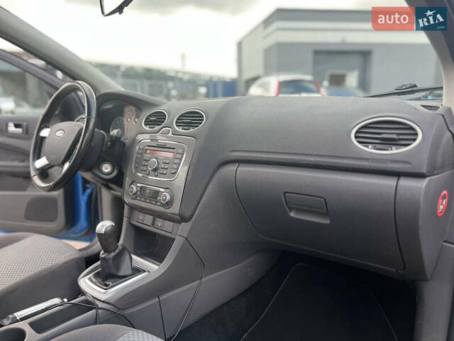 Синий Форд Фокус, объемом двигателя 1.6 л и пробегом 236 тыс. км за 4950 $, фото 17 на Automoto.ua