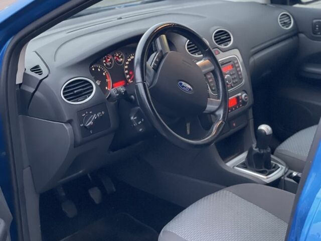 Синій Форд Фокус, об'ємом двигуна 1.6 л та пробігом 237 тис. км за 5300 $, фото 8 на Automoto.ua