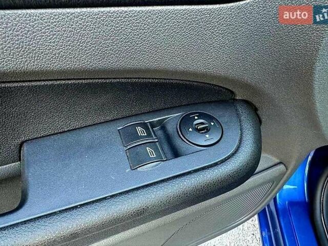 Синій Форд Фокус, об'ємом двигуна 1.8 л та пробігом 238 тис. км за 5999 $, фото 12 на Automoto.ua