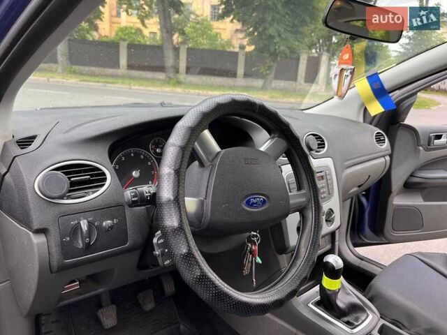 Синій Форд Фокус, об'ємом двигуна 1.6 л та пробігом 170 тис. км за 5100 $, фото 16 на Automoto.ua