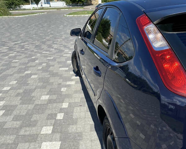 Синий Форд Фокус, объемом двигателя 1.4 л и пробегом 243 тыс. км за 4199 $, фото 1 на Automoto.ua