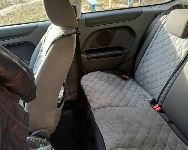 Синій Форд Фокус, об'ємом двигуна 1.6 л та пробігом 249 тис. км за 4500 $, фото 12 на Automoto.ua