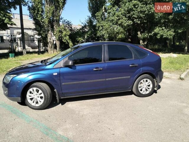 Синий Форд Фокус, объемом двигателя 1.6 л и пробегом 202 тыс. км за 4750 $, фото 9 на Automoto.ua