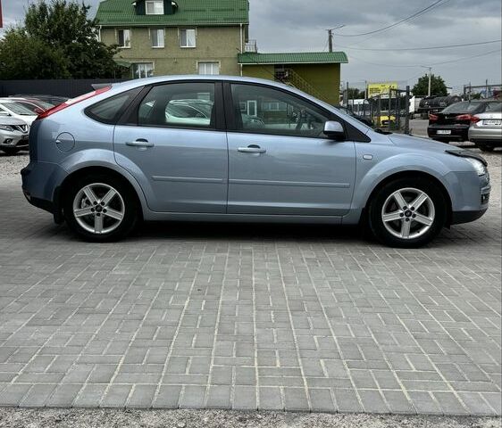 Синий Форд Фокус, объемом двигателя 1.6 л и пробегом 220 тыс. км за 5300 $, фото 2 на Automoto.ua