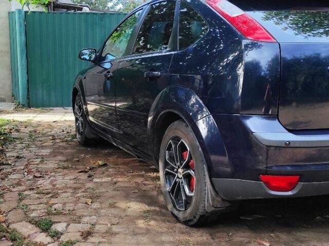 Синий Форд Фокус, объемом двигателя 1.4 л и пробегом 210 тыс. км за 4200 $, фото 2 на Automoto.ua