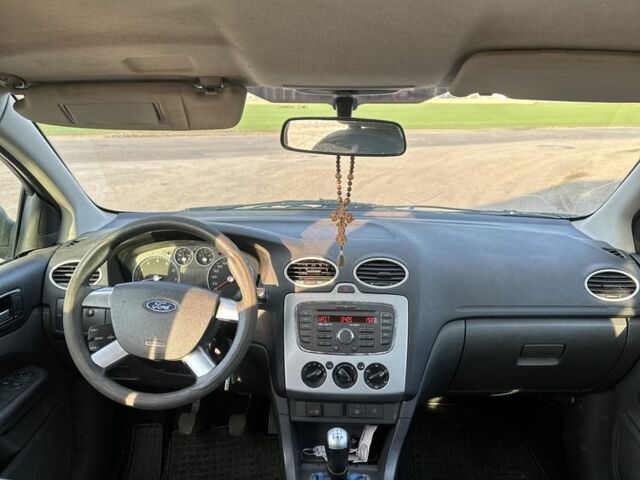 Синий Форд Фокус, объемом двигателя 1.4 л и пробегом 305 тыс. км за 2999 $, фото 4 на Automoto.ua