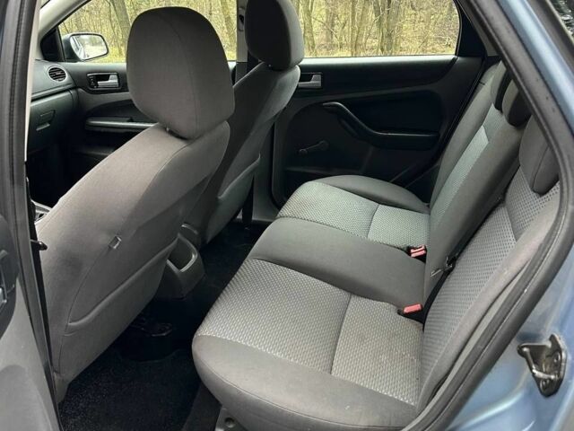 Синий Форд Фокус, объемом двигателя 1.6 л и пробегом 364 тыс. км за 2799 $, фото 11 на Automoto.ua