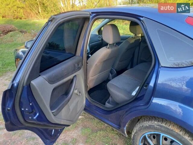 Синій Форд Фокус, об'ємом двигуна 1.8 л та пробігом 280 тис. км за 5000 $, фото 18 на Automoto.ua