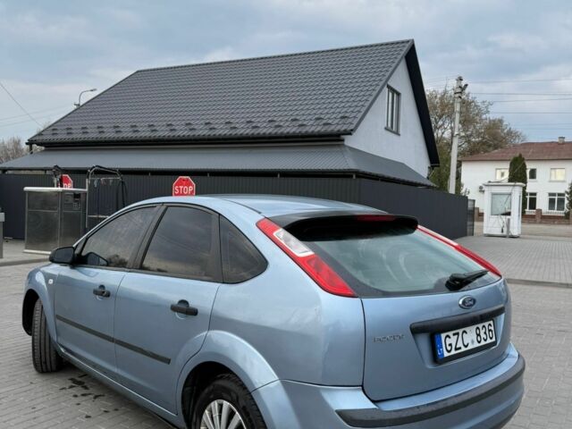 Синий Форд Фокус, объемом двигателя 1.6 л и пробегом 270 тыс. км за 2699 $, фото 1 на Automoto.ua