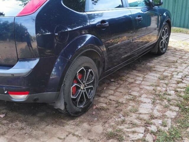 Синій Форд Фокус, об'ємом двигуна 1.4 л та пробігом 210 тис. км за 3850 $, фото 4 на Automoto.ua