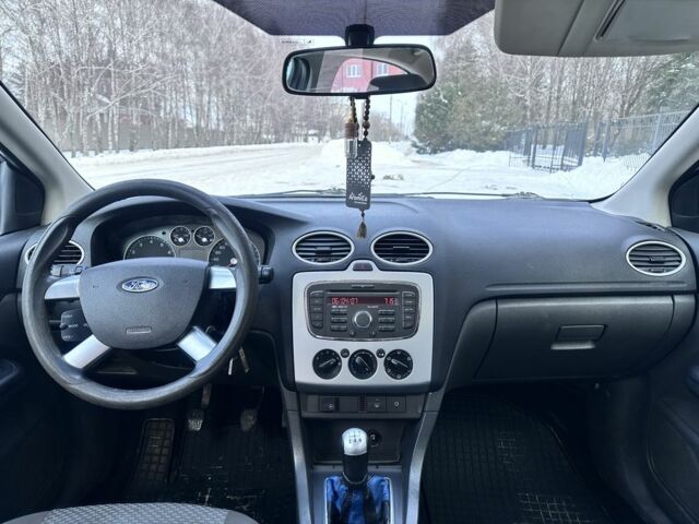 Синий Форд Фокус, объемом двигателя 1.4 л и пробегом 308 тыс. км за 3700 $, фото 4 на Automoto.ua